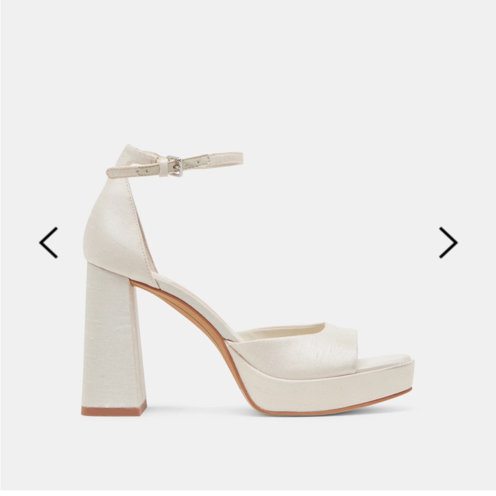 NEVER WORN Dolce Vita heels